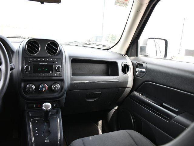 Used 2015 Jeep Patriot Sport w/ Power Value Group AWD/4WD image 16