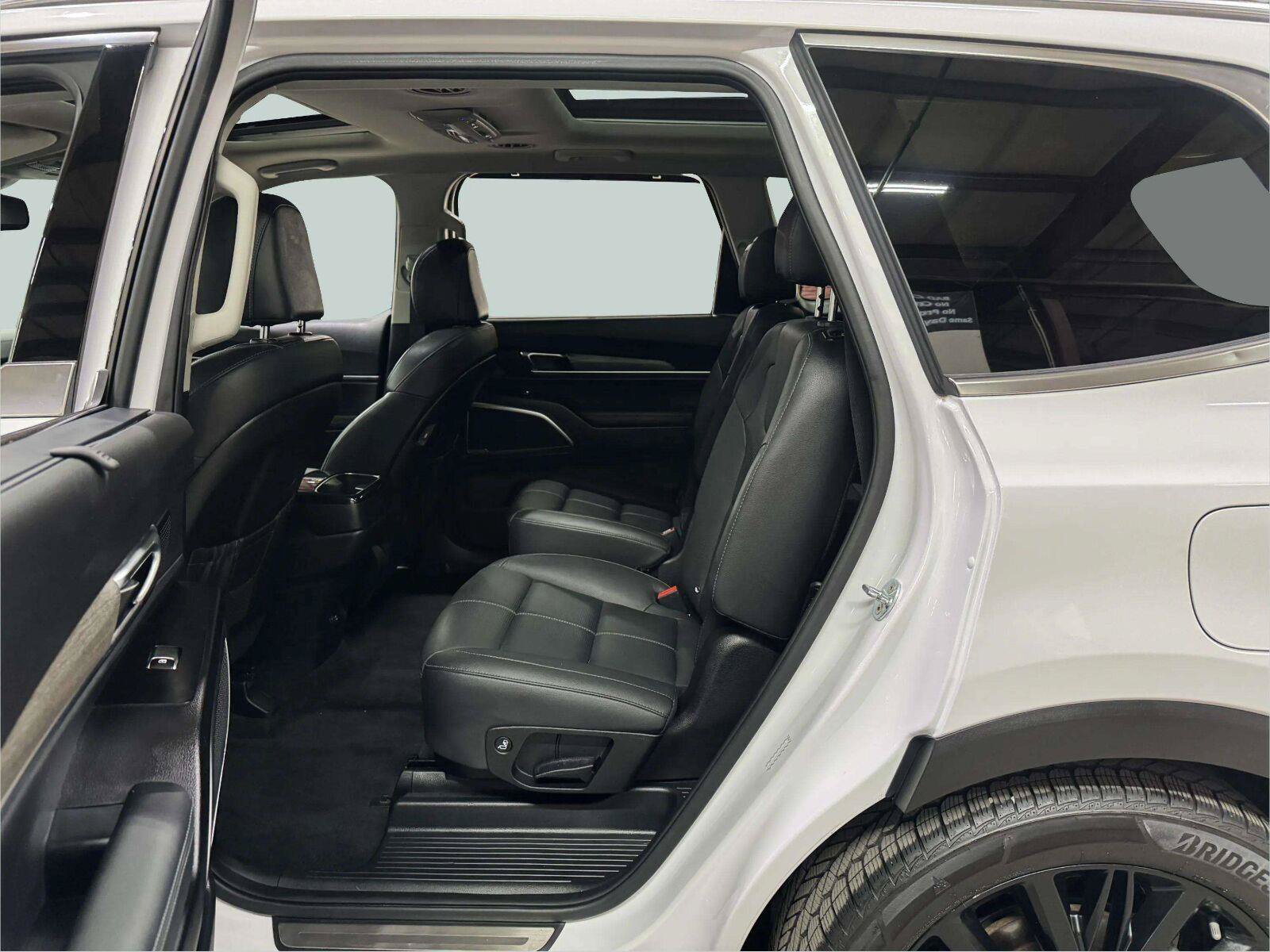 Used 2021 Kia Telluride SX w/ Towing Package FWD image 30