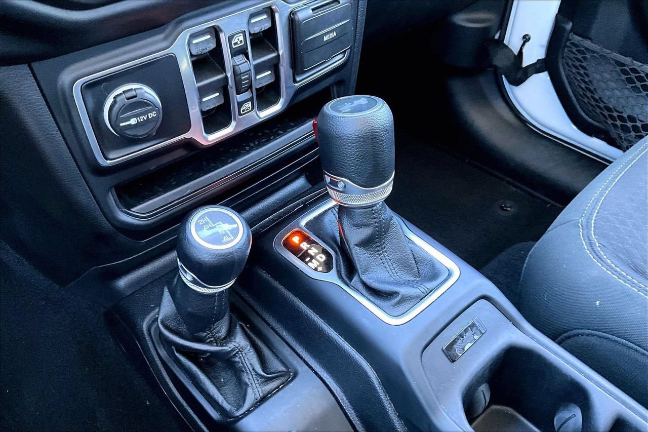 Used 2021 Jeep Wrangler Unlimited Sport AWD/4WD image 30