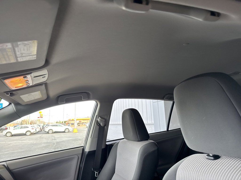 Used 2013 Toyota RAV4 LE image 19