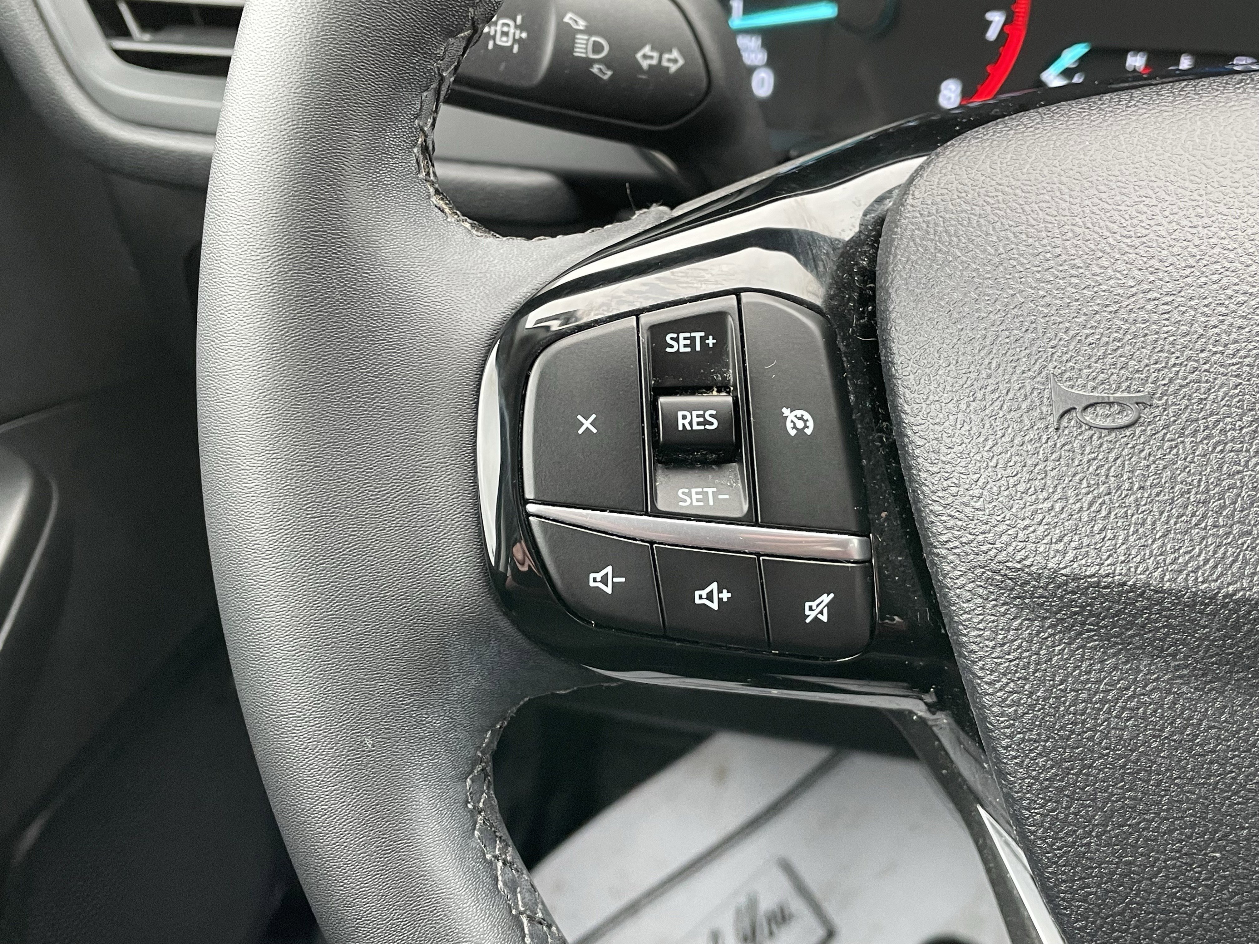 Used 2022 Ford Escape SE w/ Cold Weather Package image 19