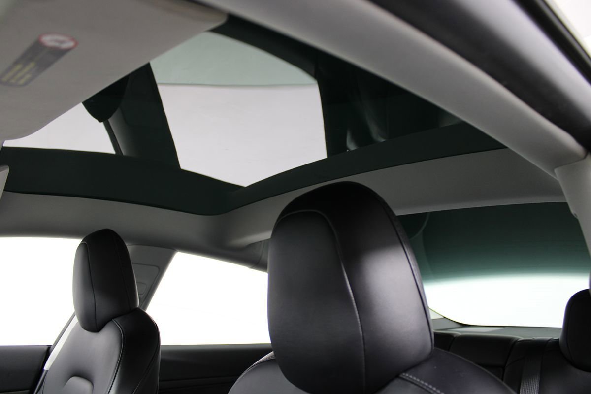 Used 2021 Tesla Model 3 Standard Range Plus image 9