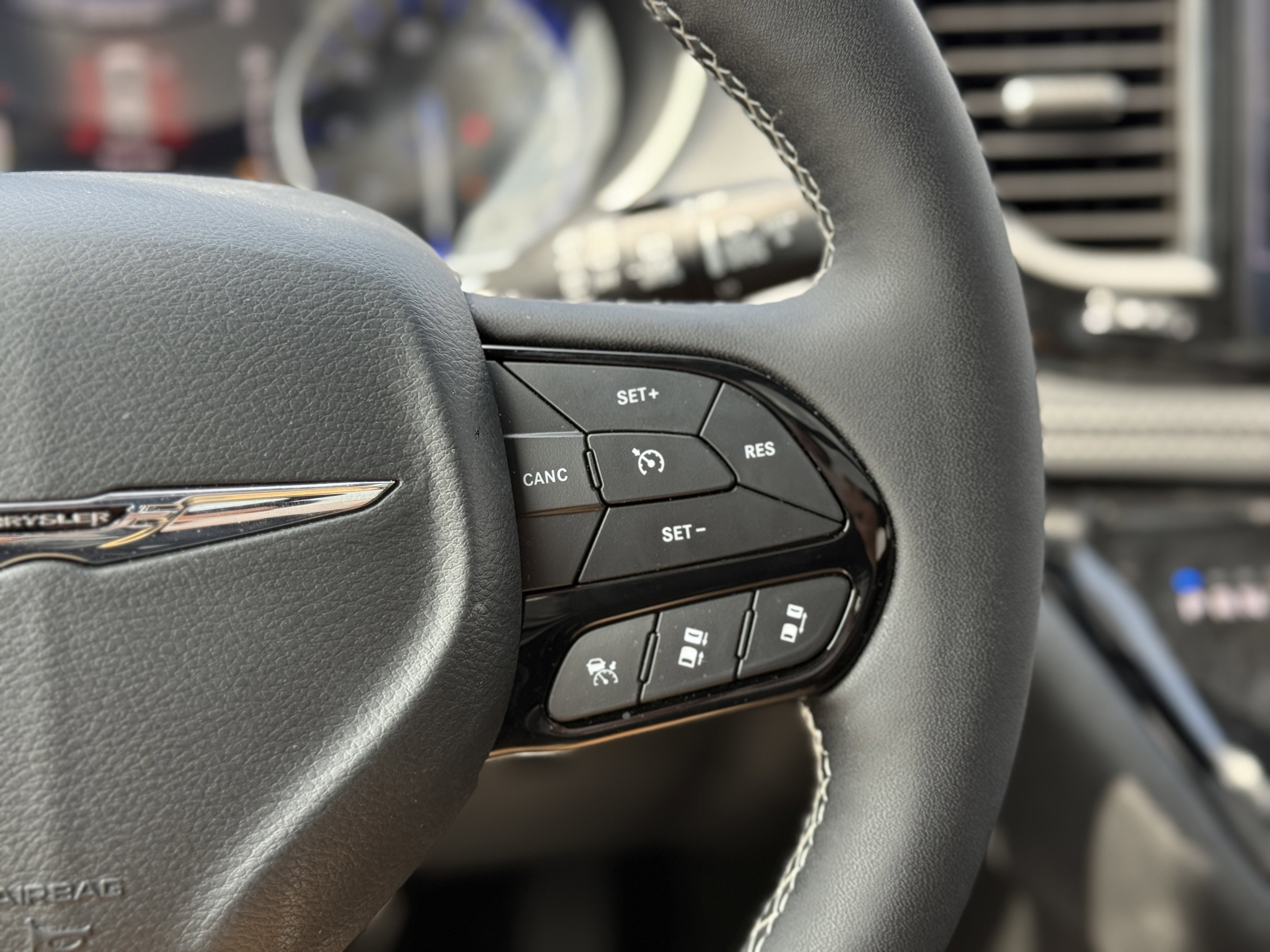 New 2024 Chrysler Pacifica Touring-L w/ S Appearance Package image 12