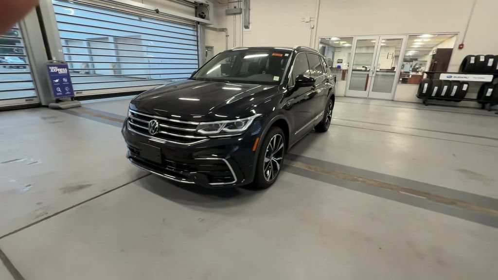 Certified 2024 Volkswagen Tiguan SEL R-Line AWD/4WD image 7