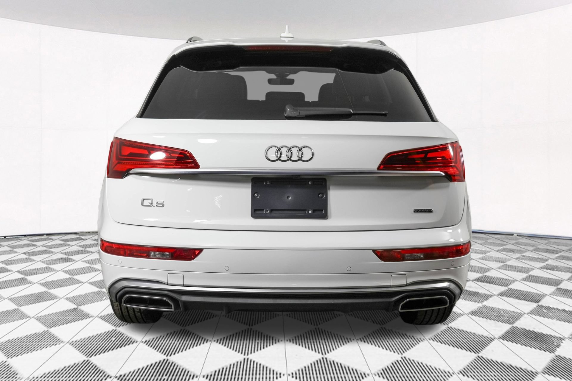 Used 2023 Audi Q5 2.0T Premium w/ Convenience Package AWD/4WD image 16