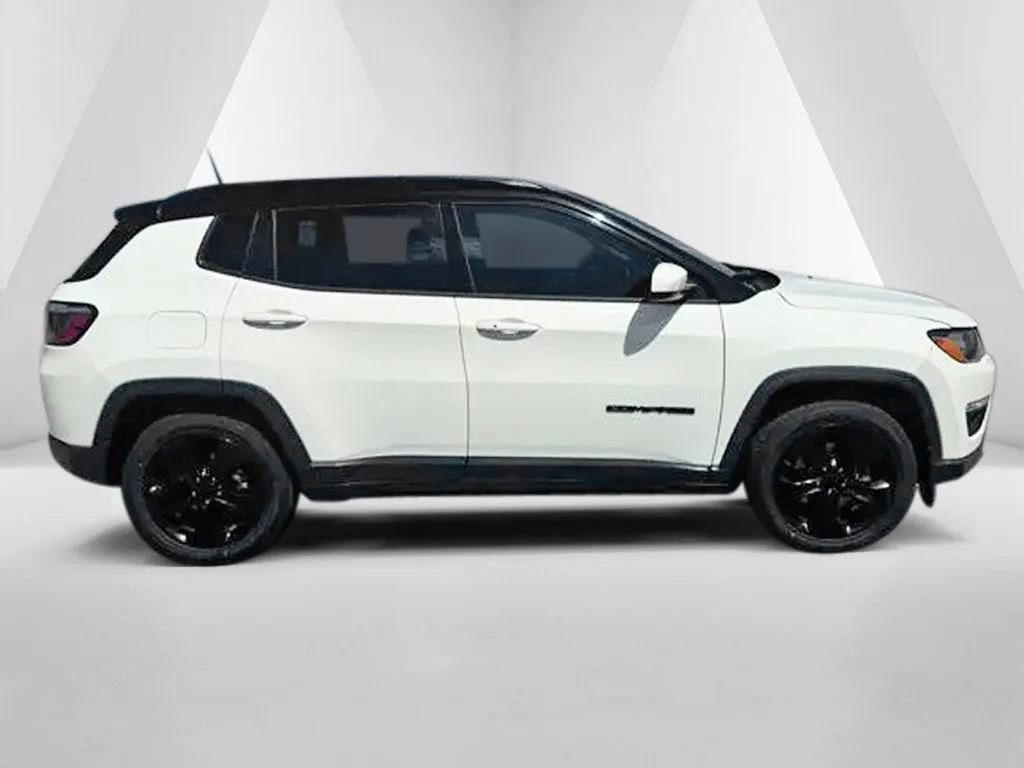 Used 2021 Jeep Compass Latitude FWD image 8