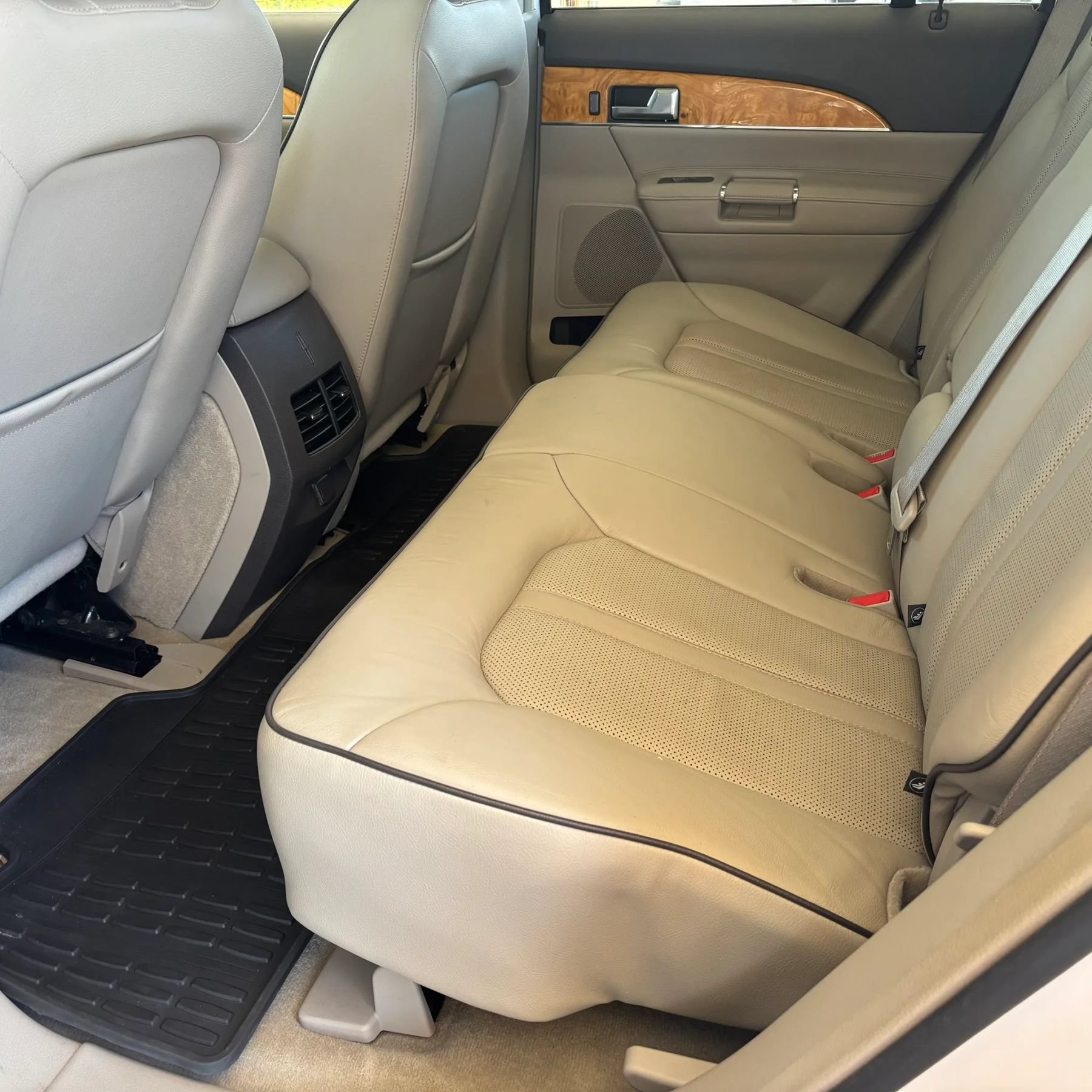 Used 2013 Lincoln MKX AWD image 16