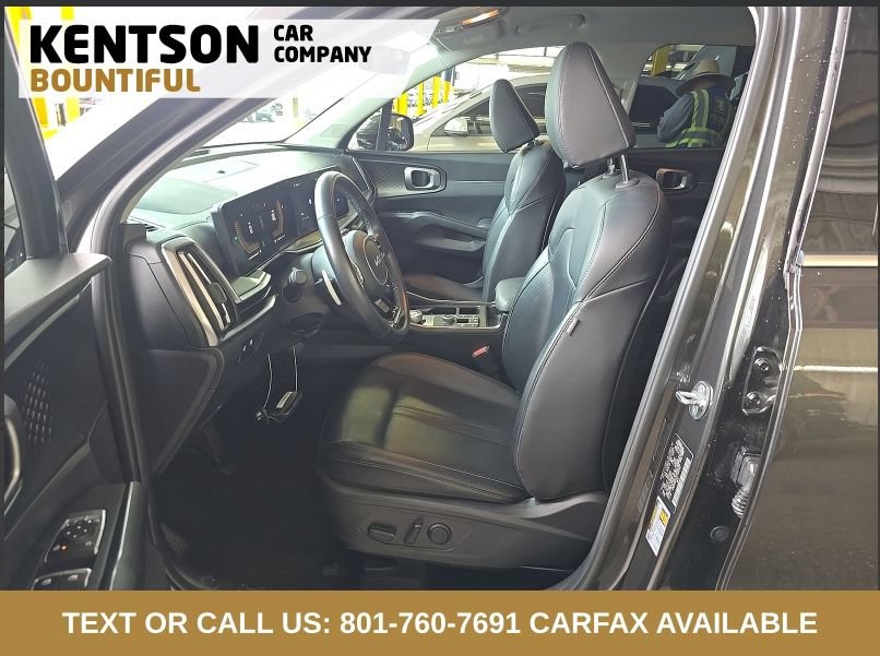 Used 2025 Kia Sorento EX AWD/4WD image 4