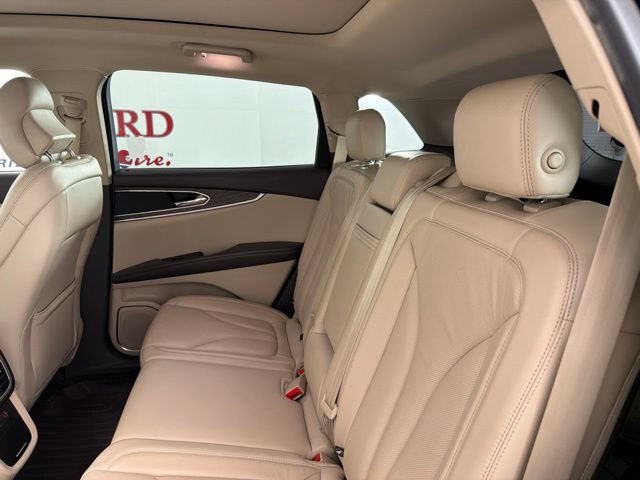 Used 2016 Lincoln MKX Reserve w/ Technology Package FWD image 13