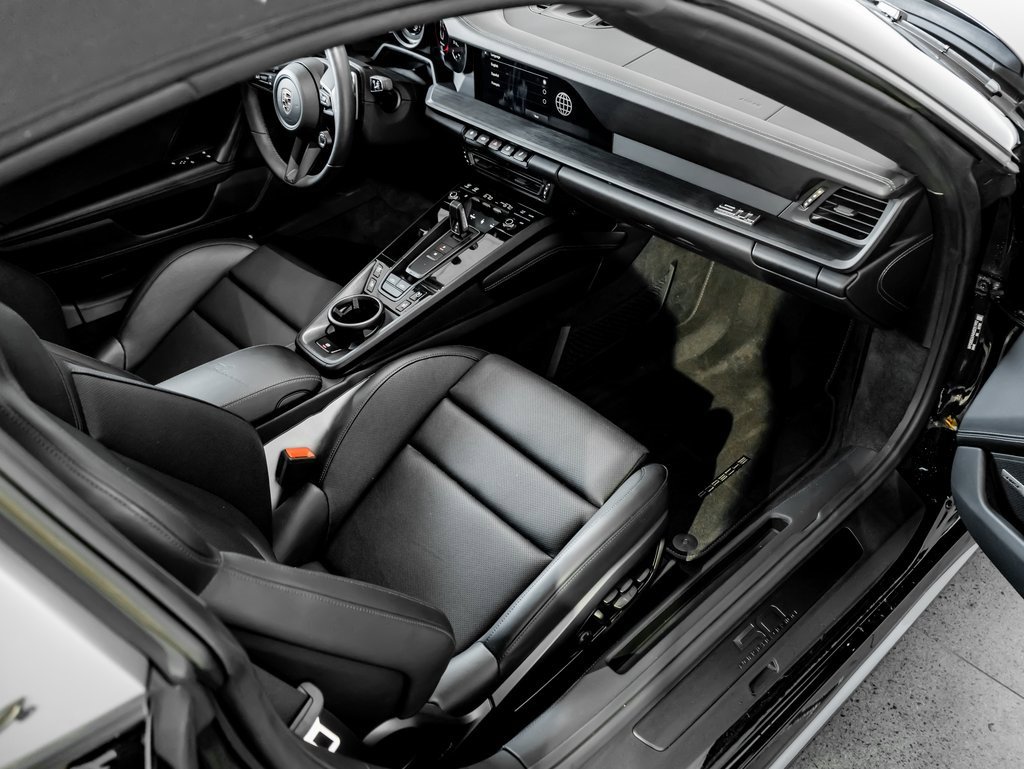 Certified 2022 Porsche 911 50th Anniversary Edition image 23