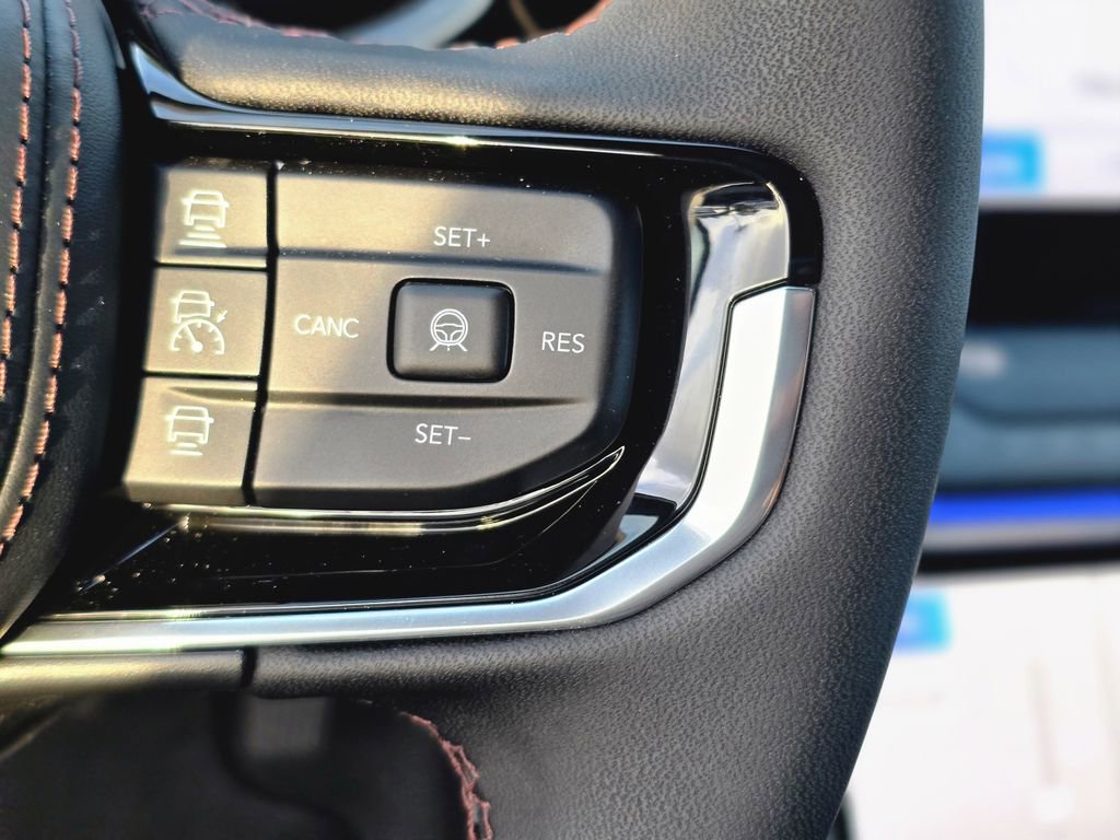 Used 2025 Jeep Wagoneer S Limited image 23