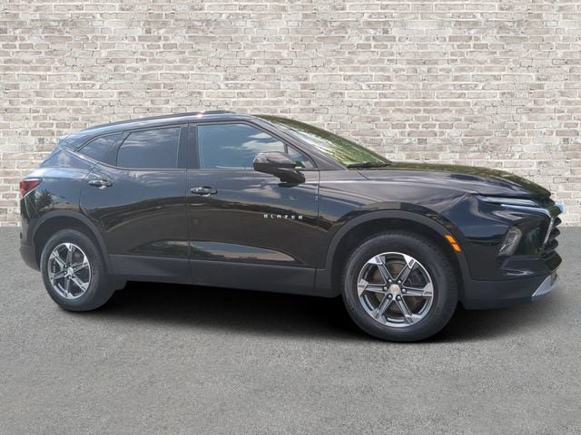 Used 2024 Chevrolet Blazer LT w/ Convenience Package FWD image 1