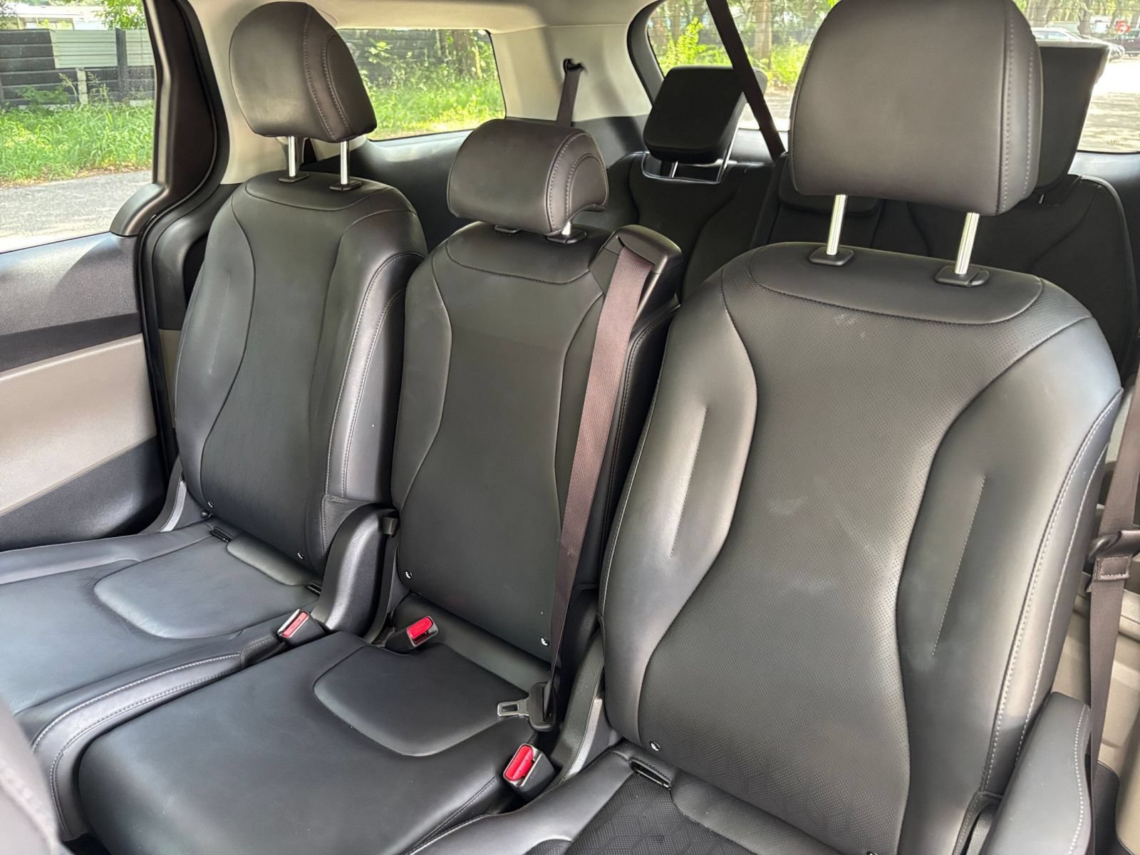 Used 2026 Kia Carnival FWD image 40