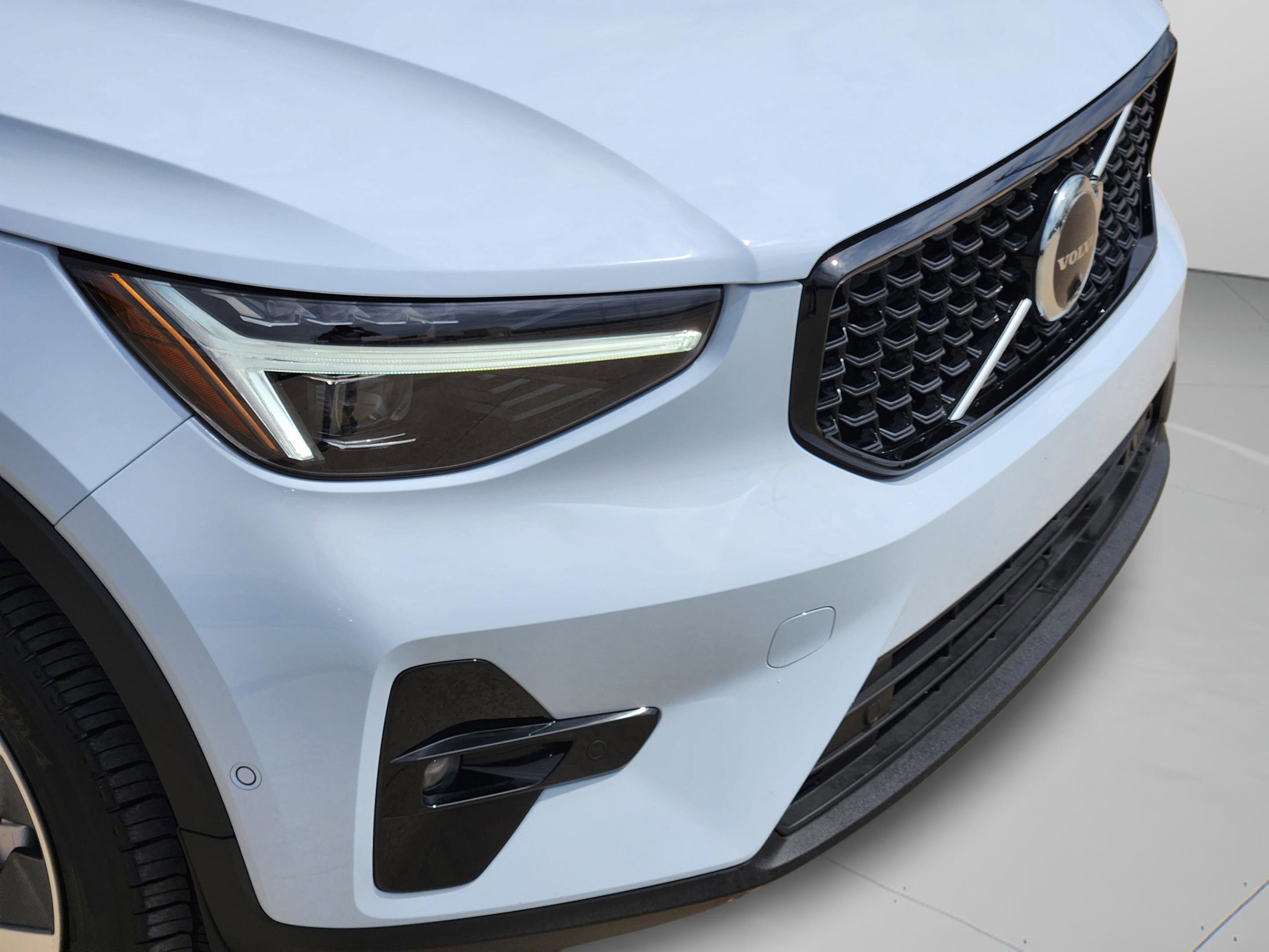 Used 2026 Volvo XC40 B5 Plus w/ Protection Package Premier AWD/4WD image 34