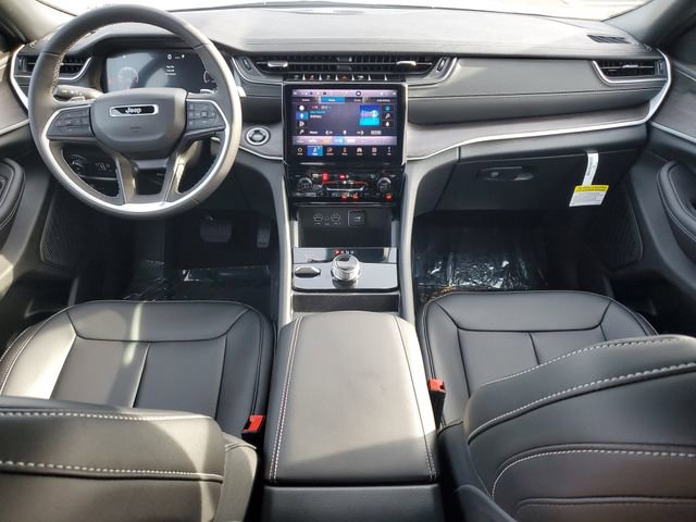 New 2025 Jeep Grand Cherokee Limited w/ Black Appearance Package image 18