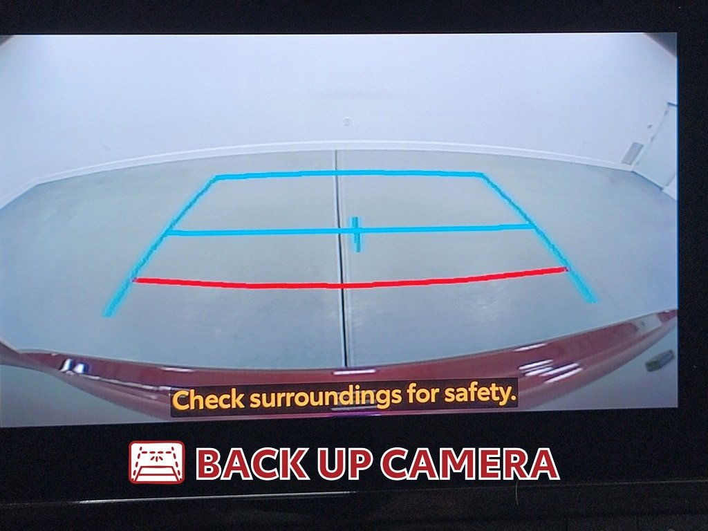 Used 2023 Toyota Highlander XLE AWD/4WD image 23