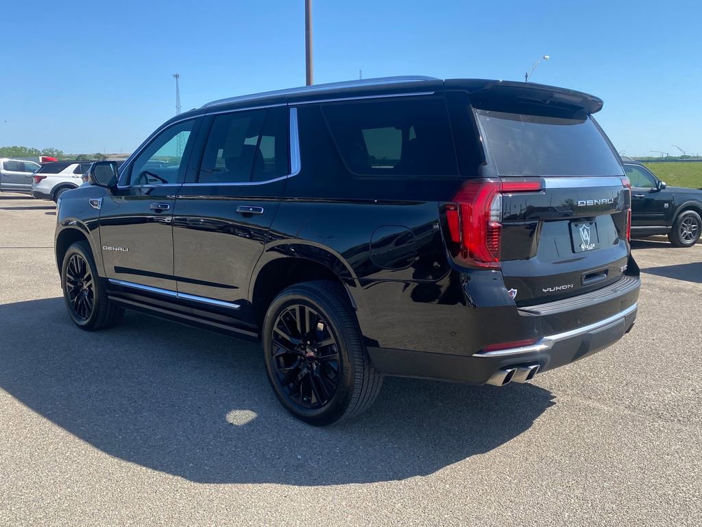 Used 2025 GMC Yukon Denali w/ Sun & Power Step Package image 4