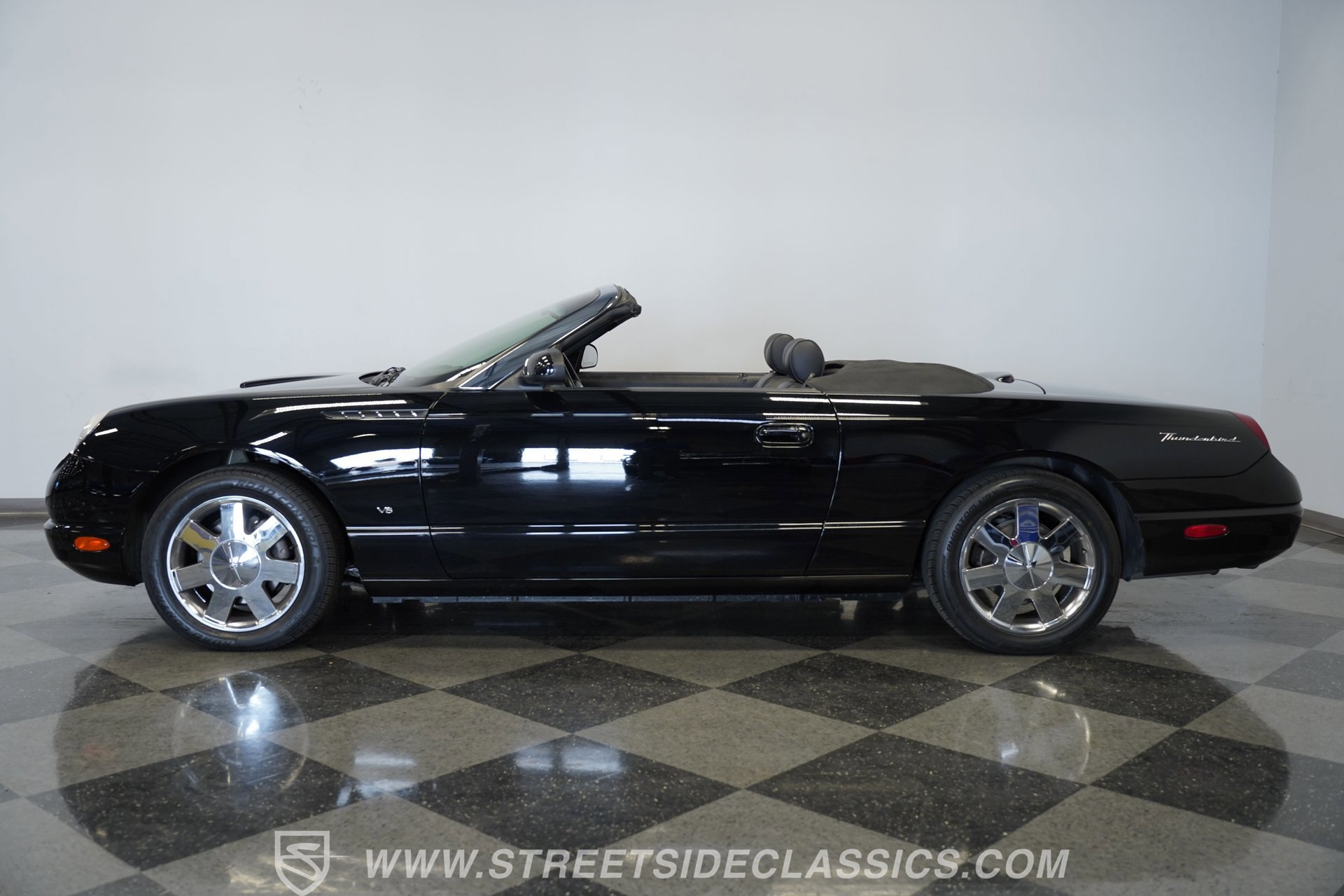 Used 2003 Ford Thunderbird RWD image 7