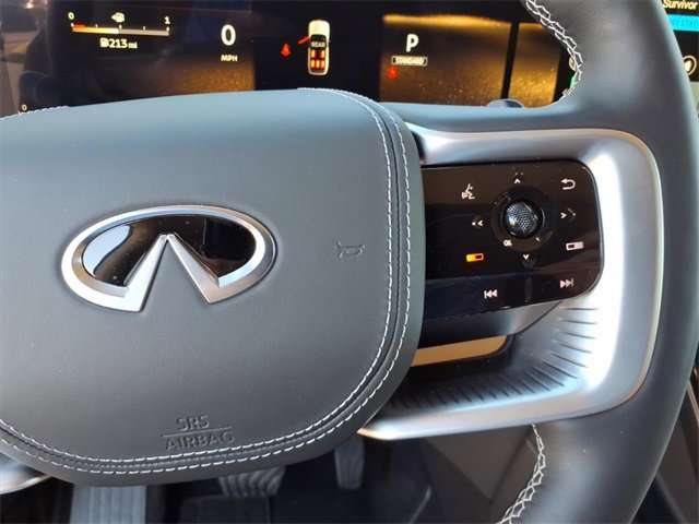 Used 2025 INFINITI QX80 Sensory image 11