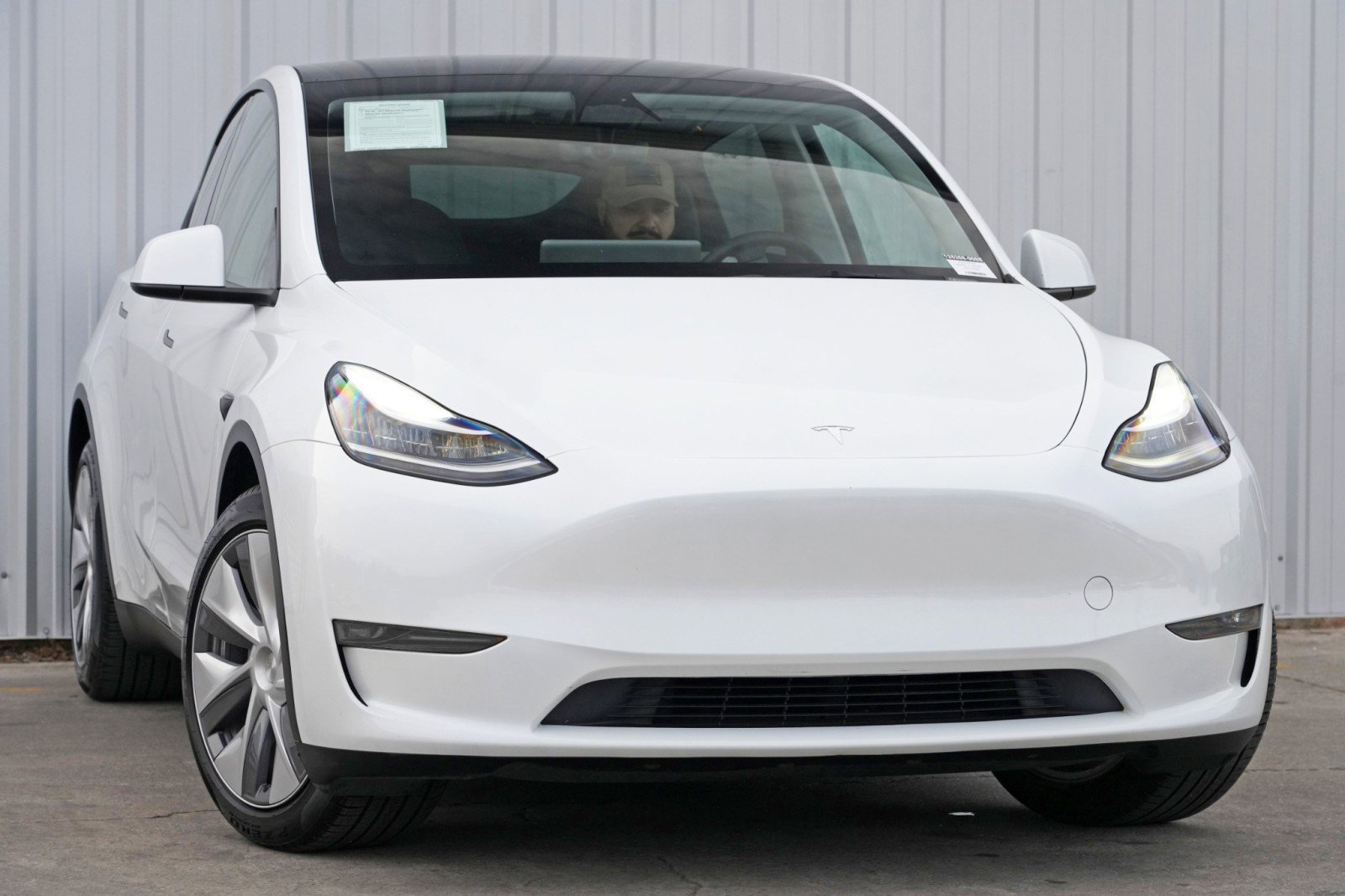 Used 2023 Tesla Model Y Long Range image 4
