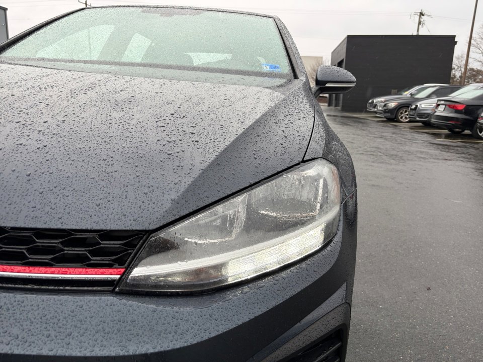Used 2019 Volkswagen GTI SE FWD image 26