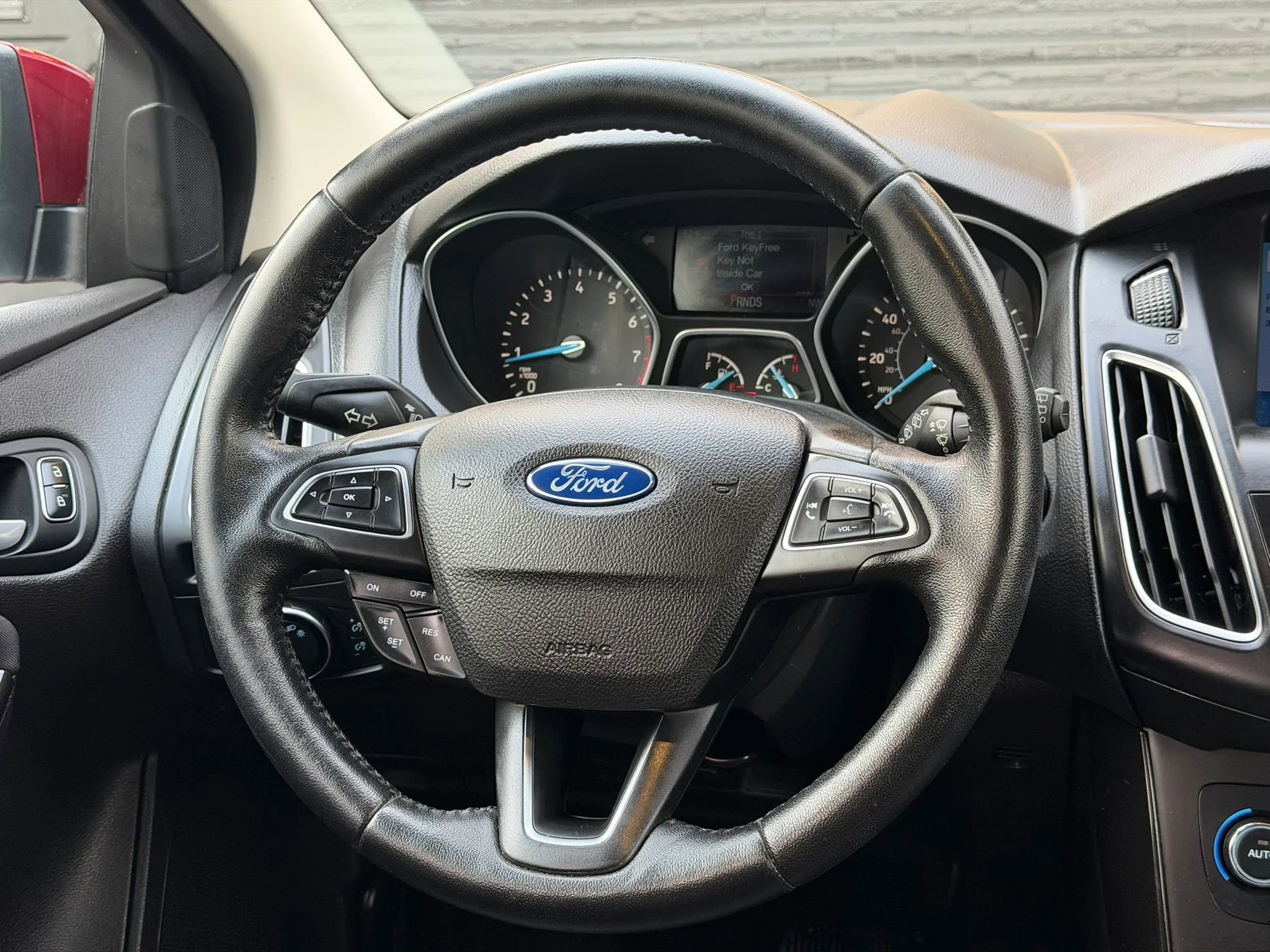 Used 2016 Ford Focus Titanium FWD image 31