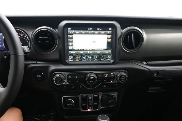 Used 2023 Jeep Gladiator Sport AWD/4WD image 12