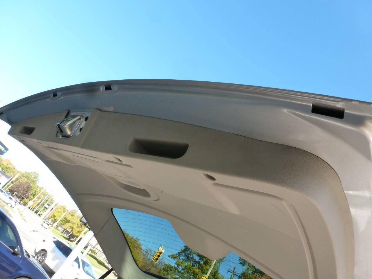 Used 2010 Dodge Grand Caravan SE w/ Climate Group image 16