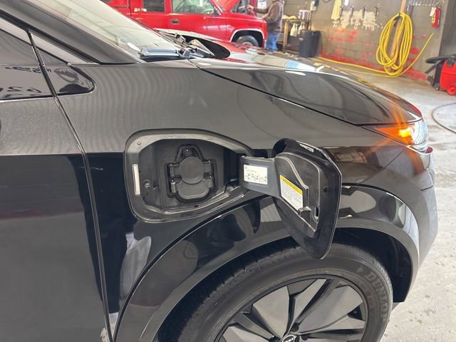 Certified 2025 Nissan Ariya AWD image 15