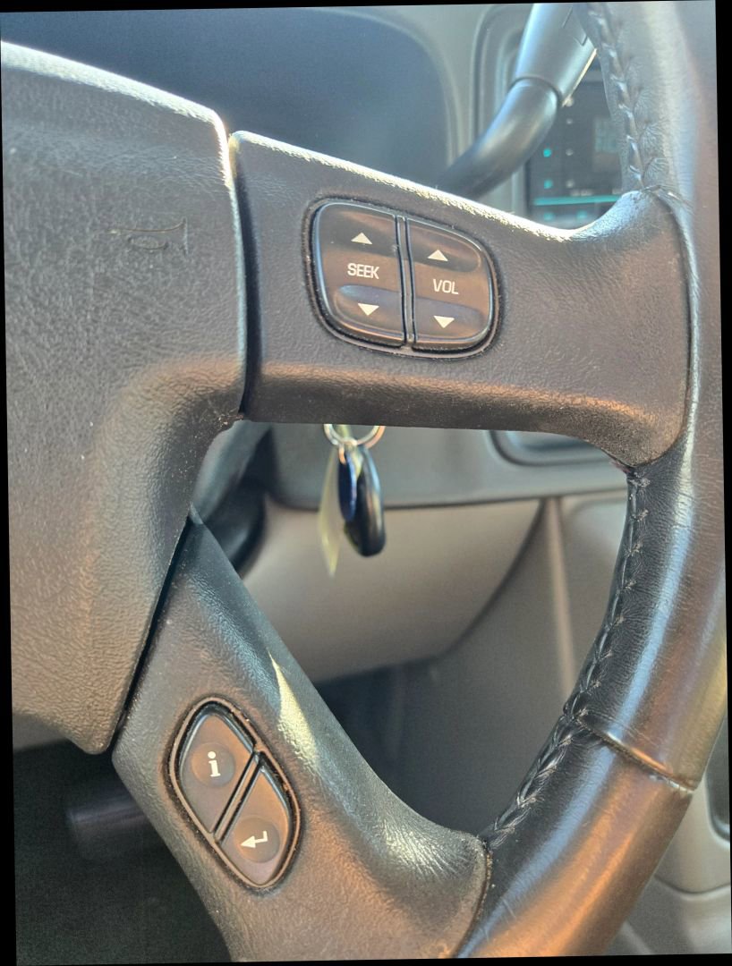 Used 2005 Chevrolet Avalanche LT w/ Preferred Equipment Group RWD image 22