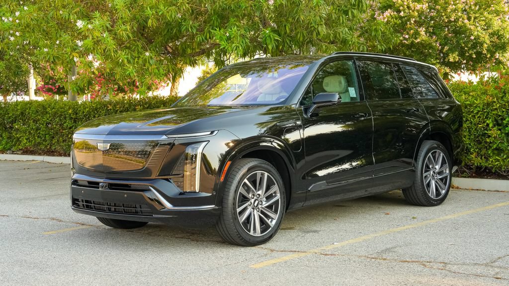 New 2027 Cadillac Vistiq Sport AWD/4WD image 3