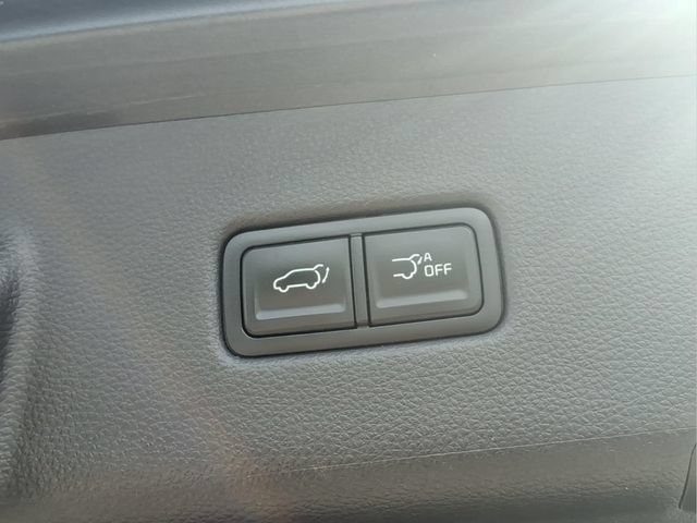 Used 2024 Kia Carnival EX FWD image 23