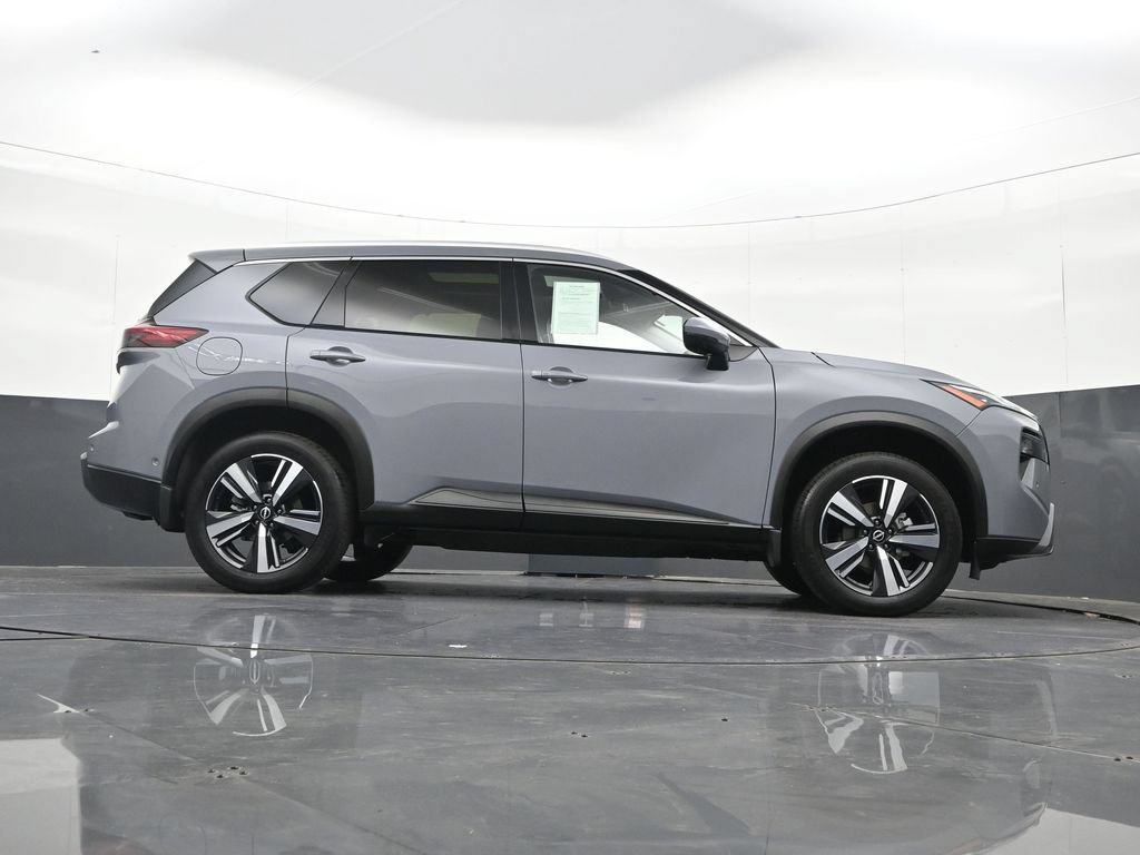 Used 2025 Nissan Rogue SL w/ SL Premium Package AWD/4WD image 36