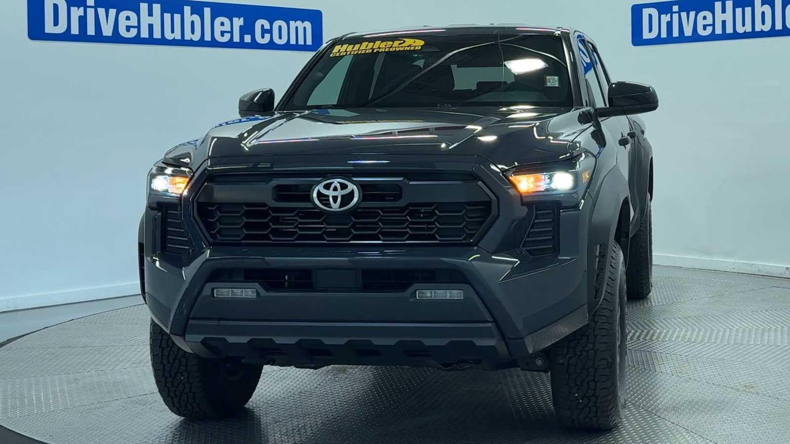Used 2025 Toyota Tacoma TRD Off-Road AWD/4WD image 3