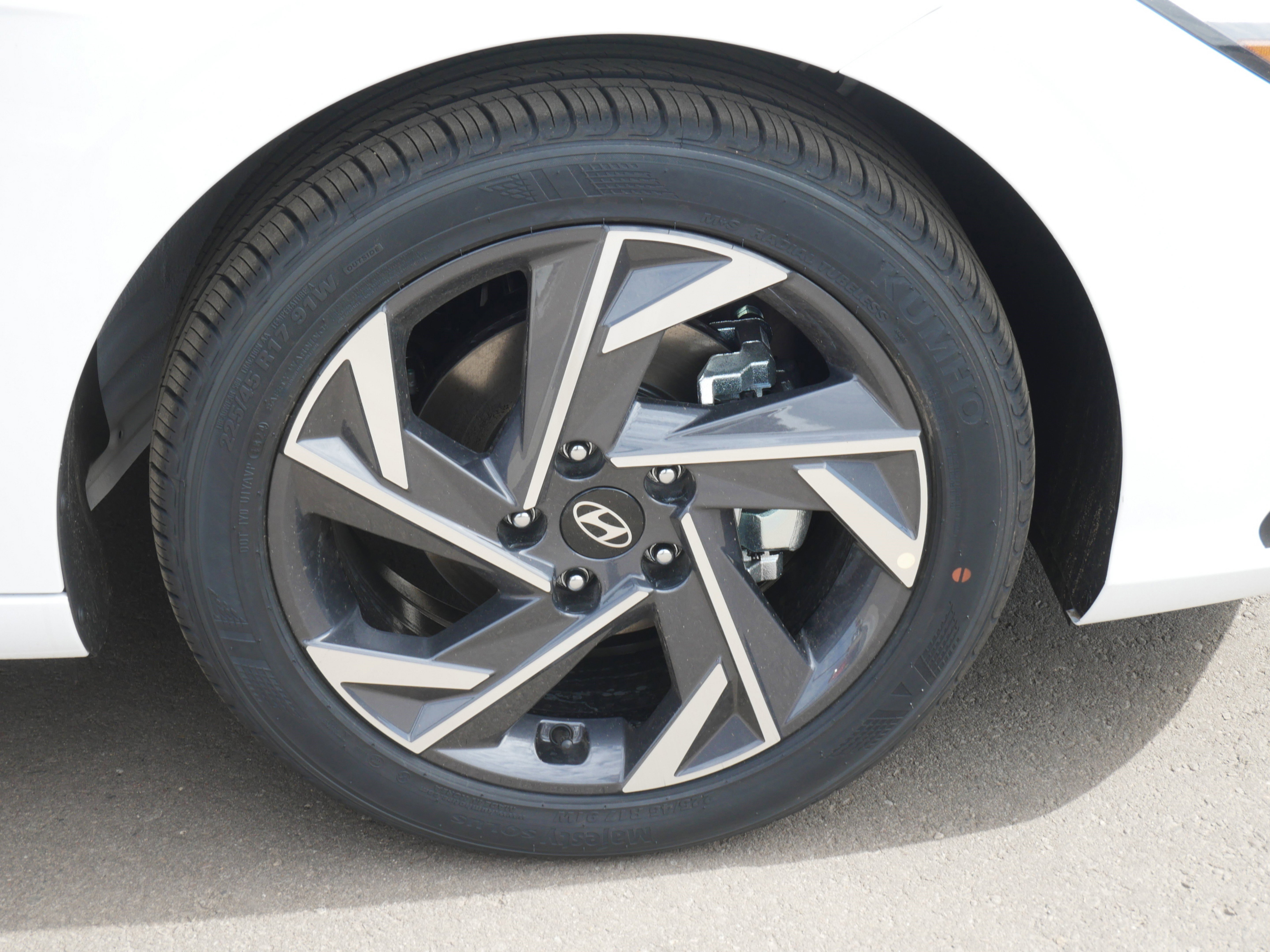 New 2026 Hyundai Elantra Sport image 5