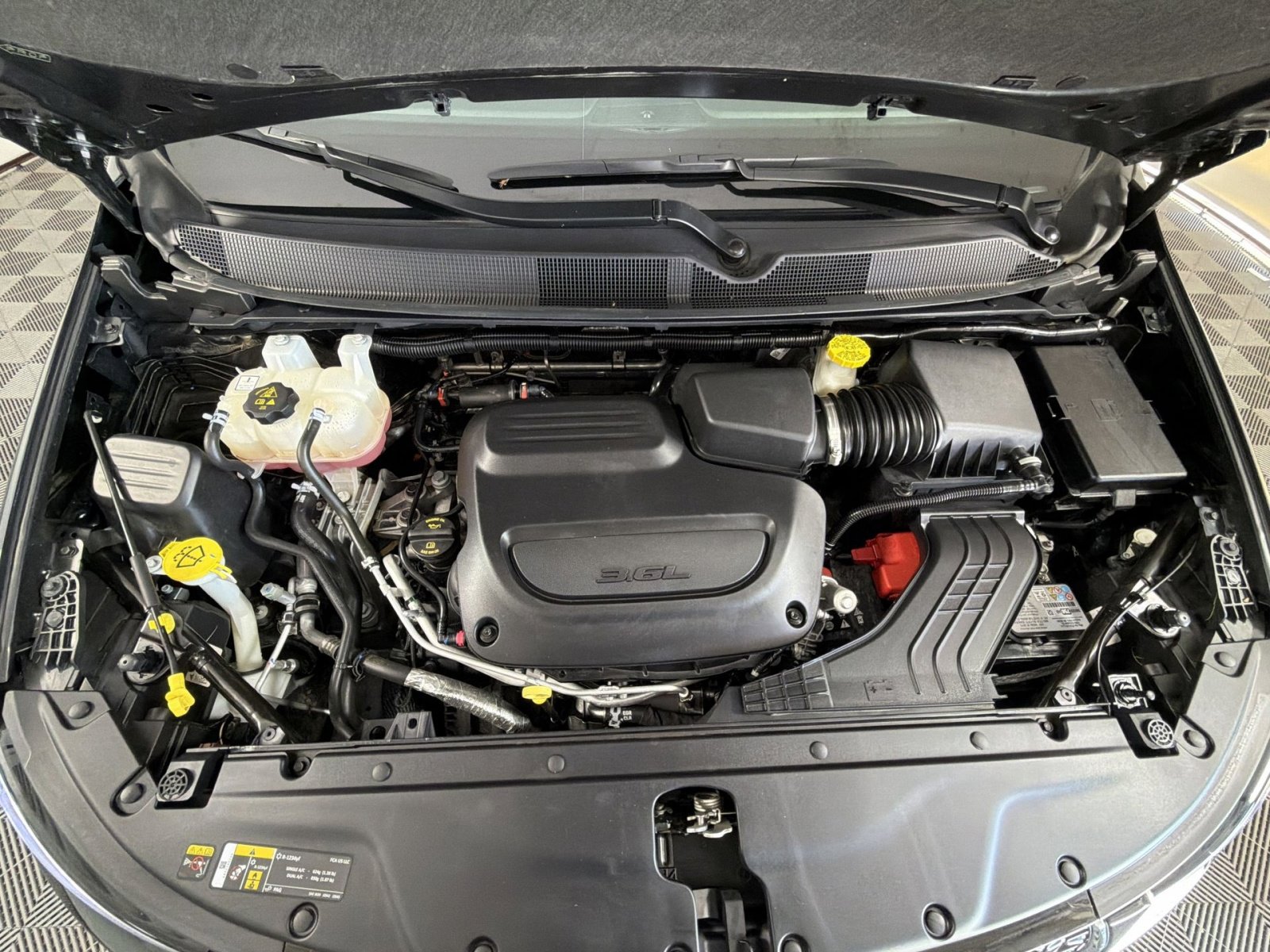 Used 2022 Chrysler Pacifica Limited image 29