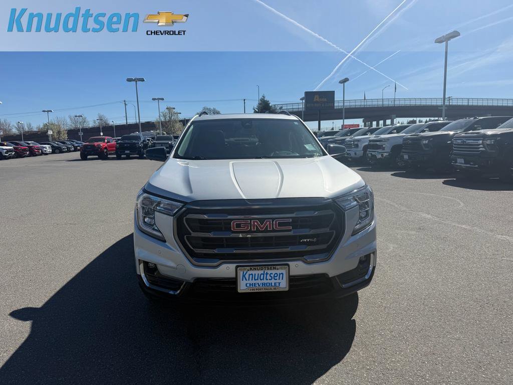 Used 2022 GMC Terrain AT4 w/ Tech Package AWD/4WD image 2