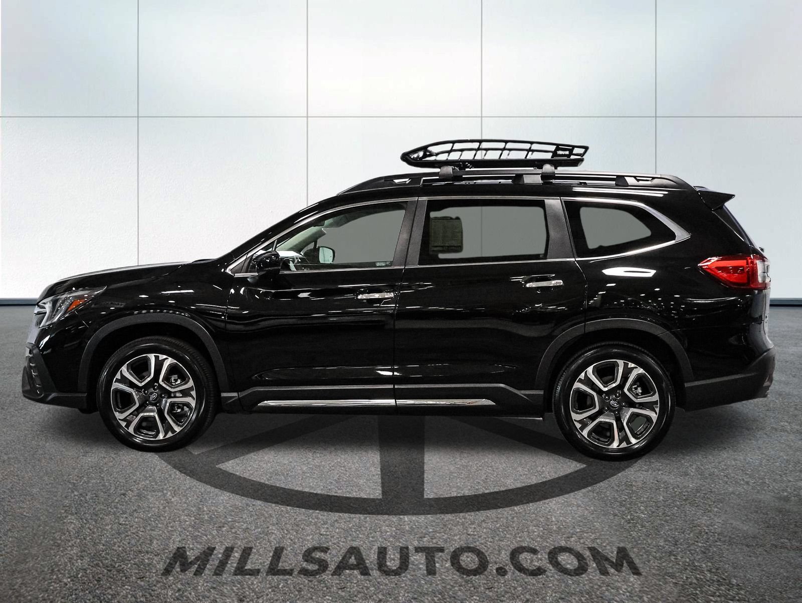 Used 2025 Subaru Ascent Touring w/ Popular Package #2 AWD/4WD image 3