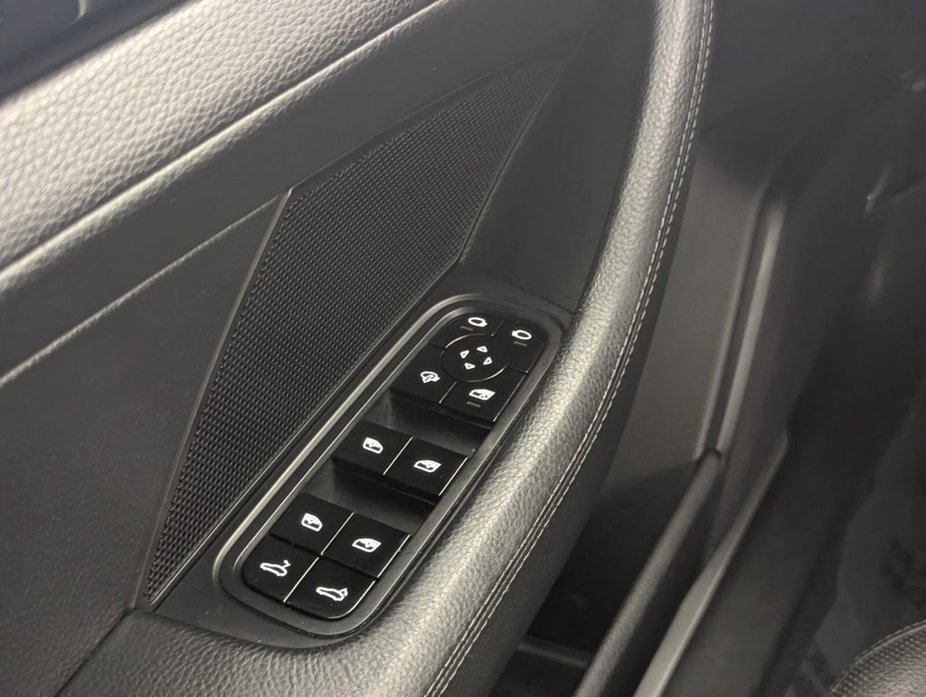 Used 2020 Porsche Panamera 4S w/ Premium Package Plus image 17