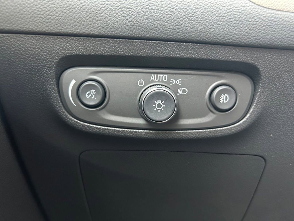 Used 2023 Buick Encore GX Essence w/ Experience Buick Package image 14