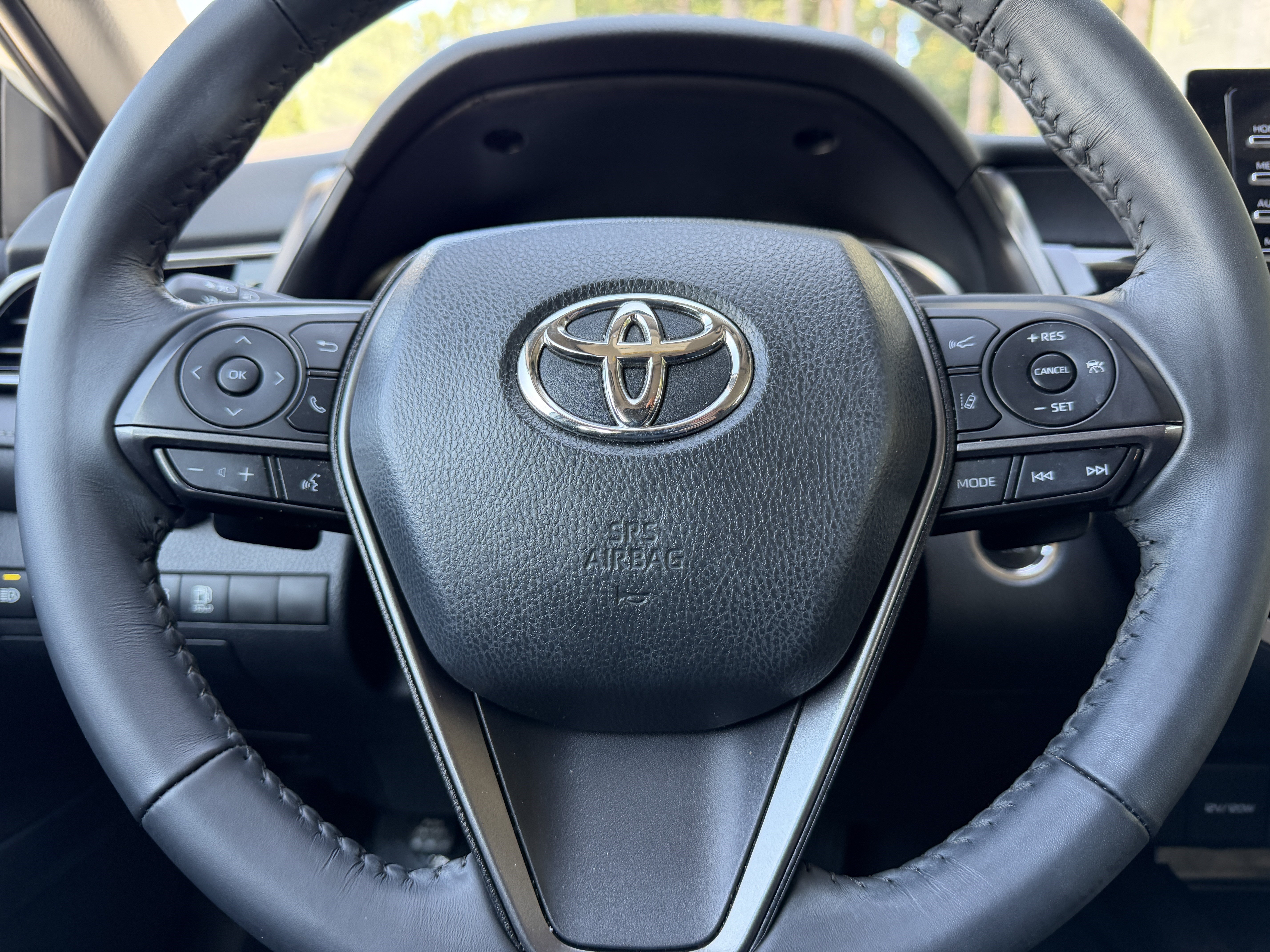 Used 2024 Toyota Camry SE w/ Convenience Package FWD image 29