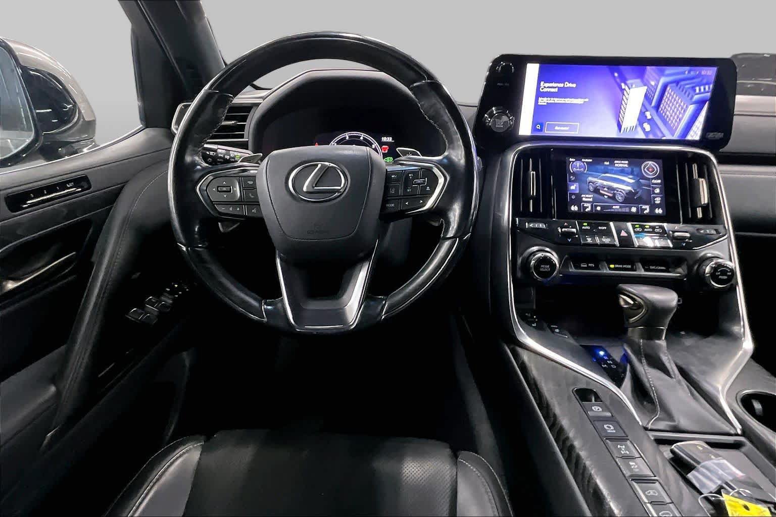 Used 2022 Lexus LX 600 4WD w/ Luxury Package image 5