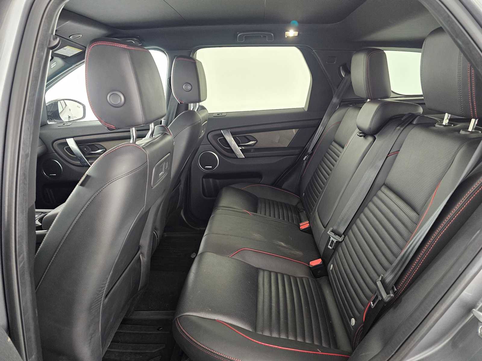 Used 2023 Land Rover Discovery Sport SE R-Dynamic image 16