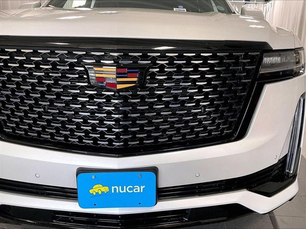 Used 2023 Cadillac Escalade Premium Luxury w/ LPO, Floor Liner Package AWD/4WD image 33