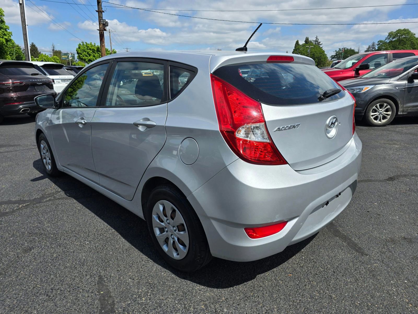 Used 2017 Hyundai Accent SE FWD image 3