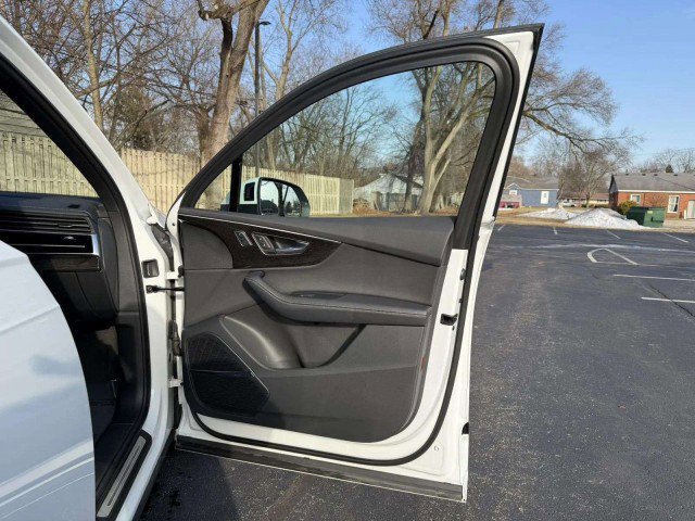 Certified 2025 Audi Q7 3.0T Prestige w/ Prestige Package image 29