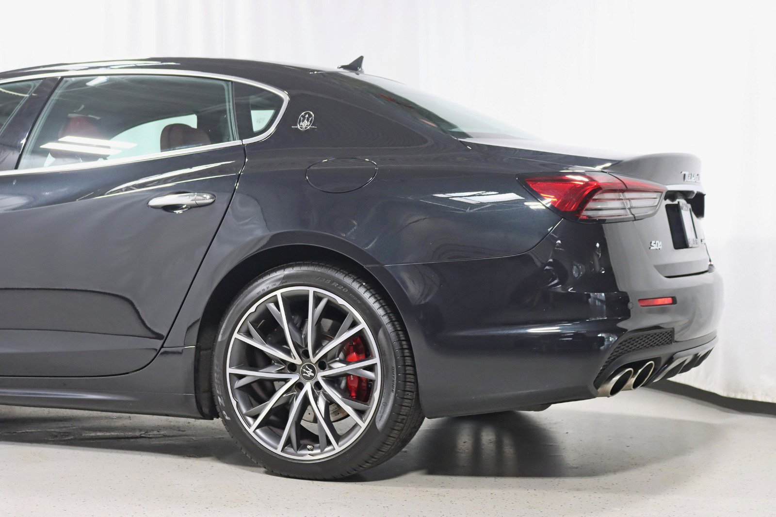 Used 2021 Maserati Quattroporte S Q4 AWD/4WD image 10