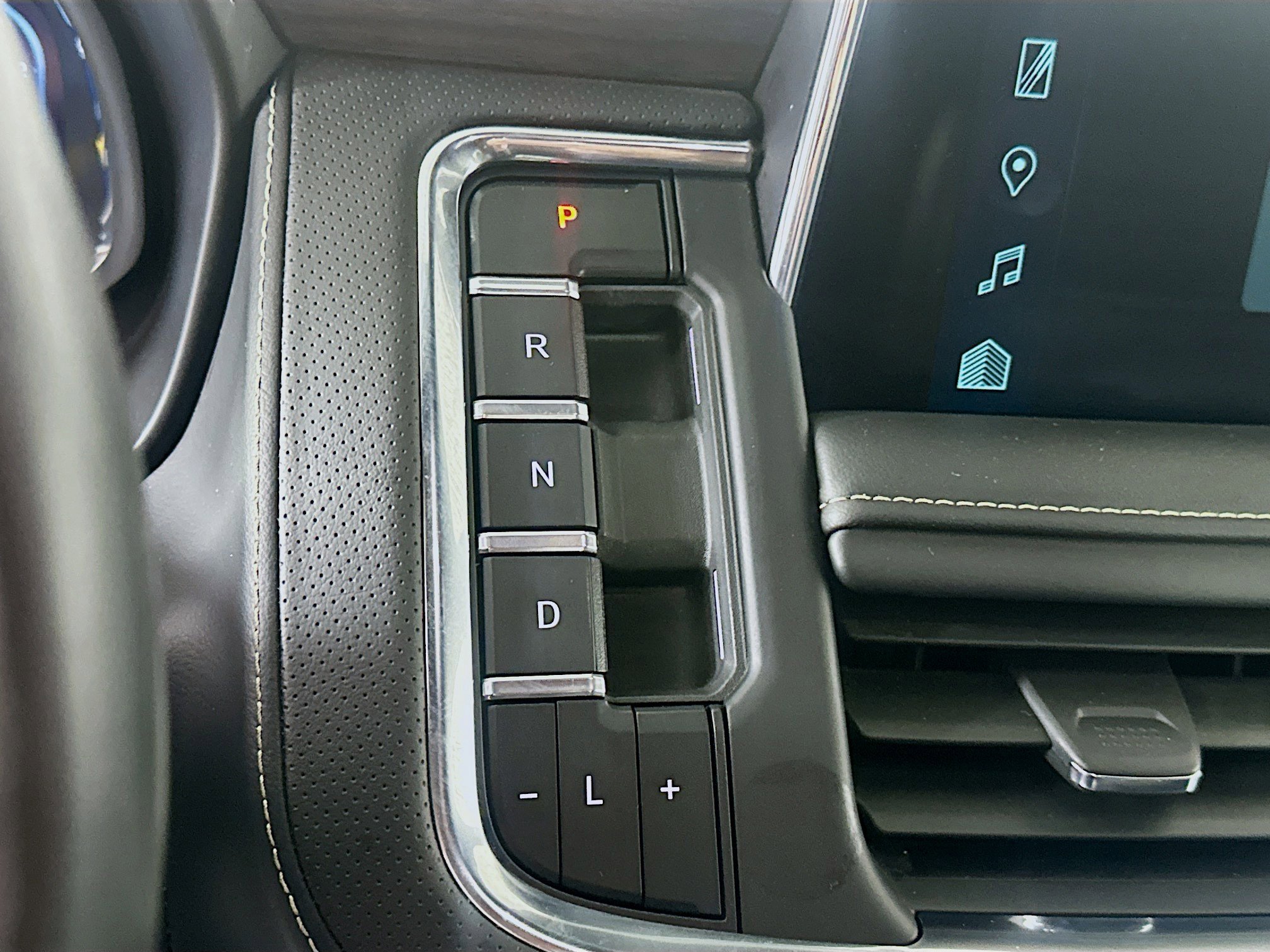 Used 2024 Chevrolet Tahoe Premier image 25