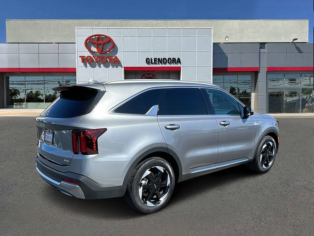 Used 2025 Kia Sorento EX w/ EX Panoramic Sunroof Package image 3