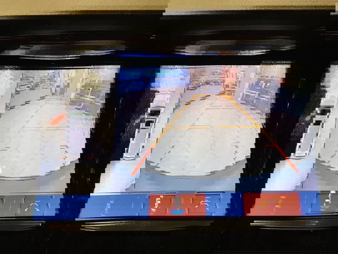 Used 2018 Cadillac Escalade Luxury image 19